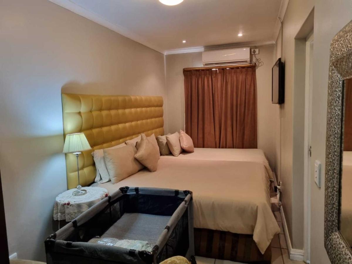 In - Savoy - Triple Guest house 2*