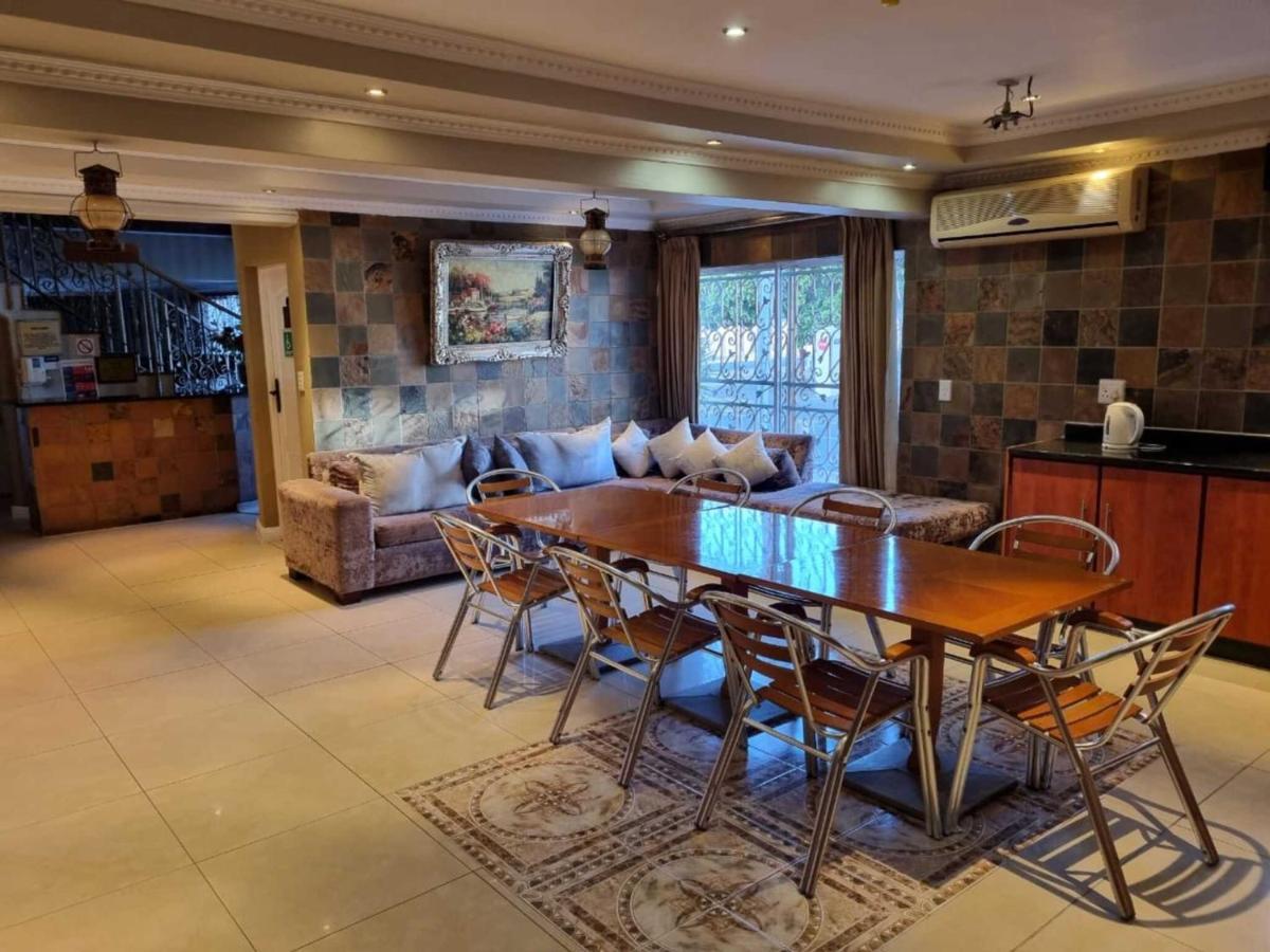 In - Savoy - Triple Guest house