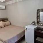 Room In Lodge - Savoy Lodge - Triple Room