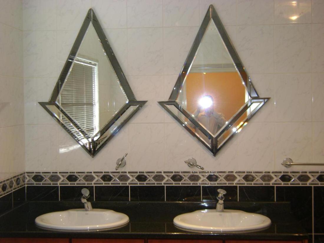 Guest house In - Savoy - Triple Cape Town