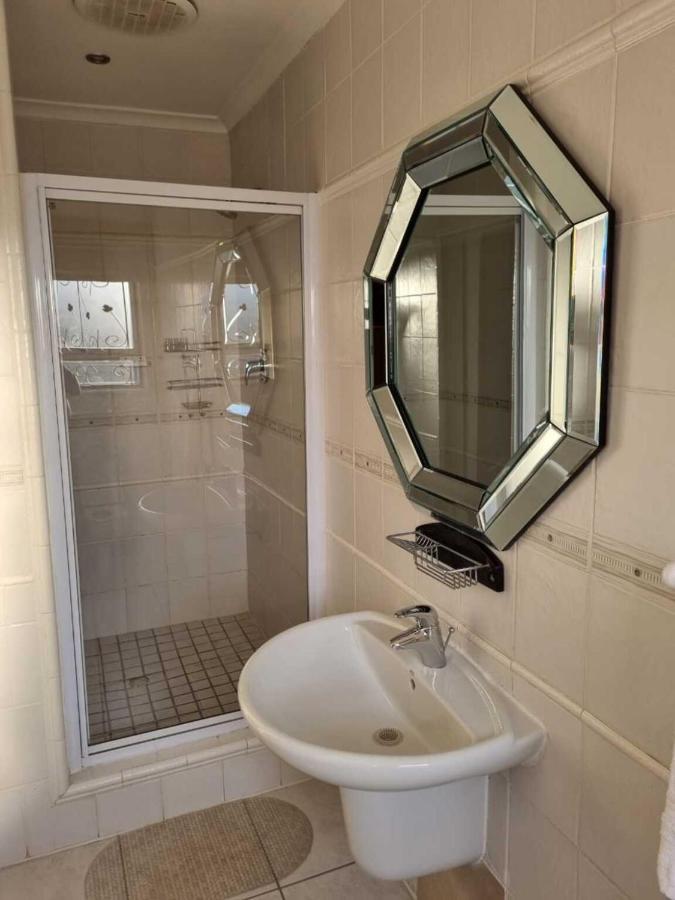 In - Savoy - Triple Cape Town