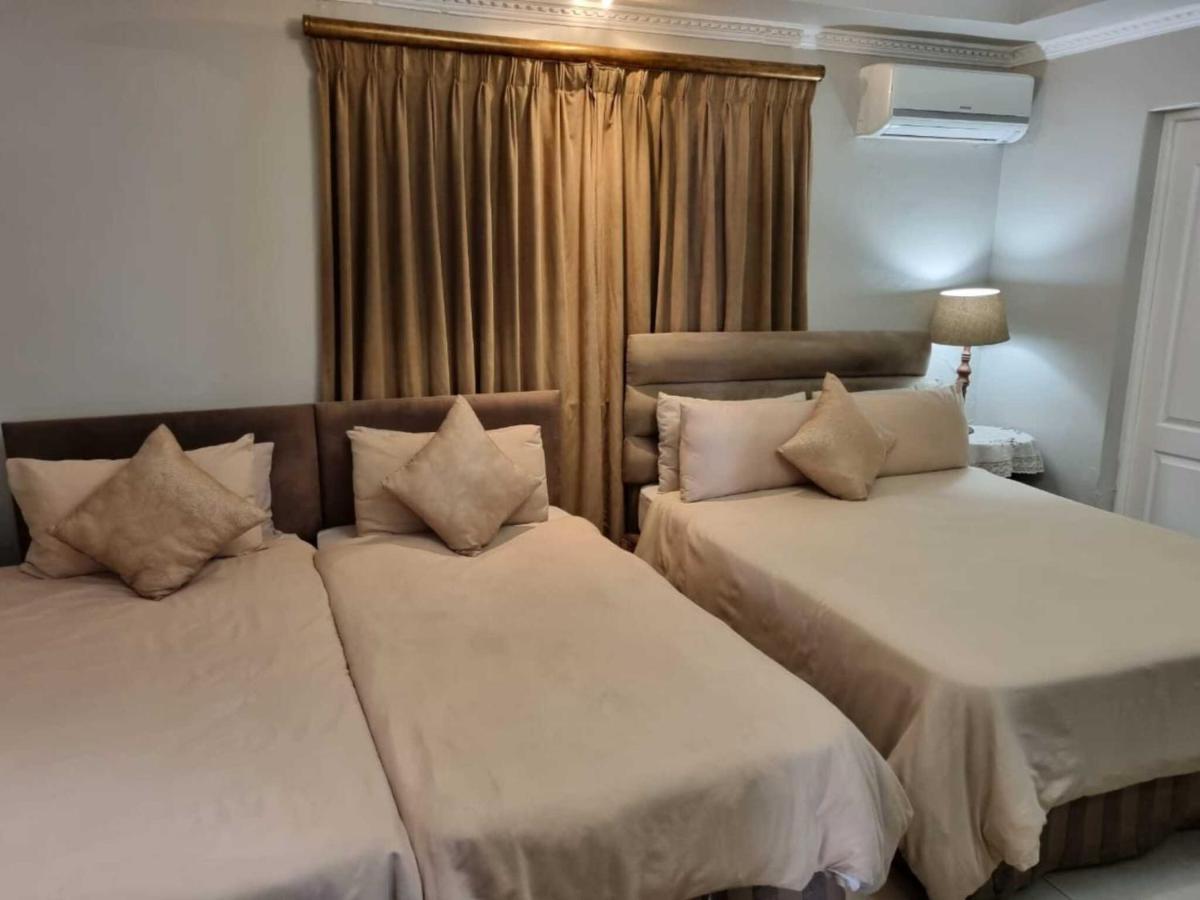 In - Savoy - Triple Guest house