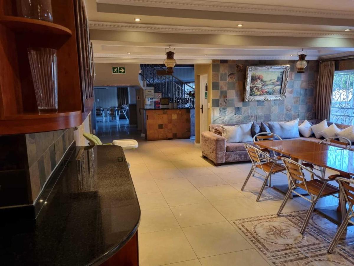 In - Savoy - Triple Guest house 2*